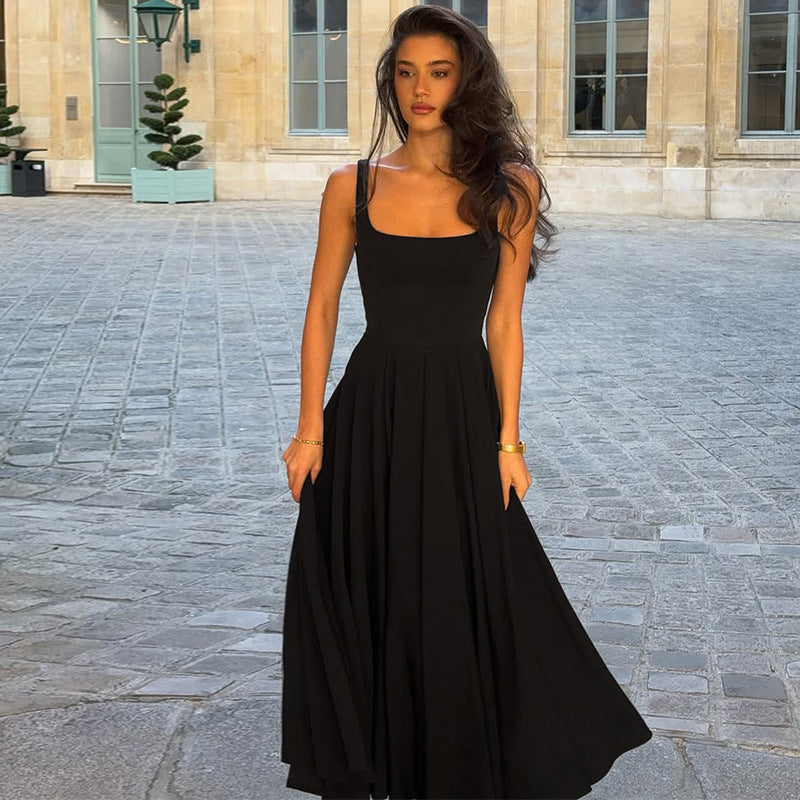 Vestido Largo de Tirantes con Escote Cuadrado y Plisados – Ajuste Slim en la Cintura