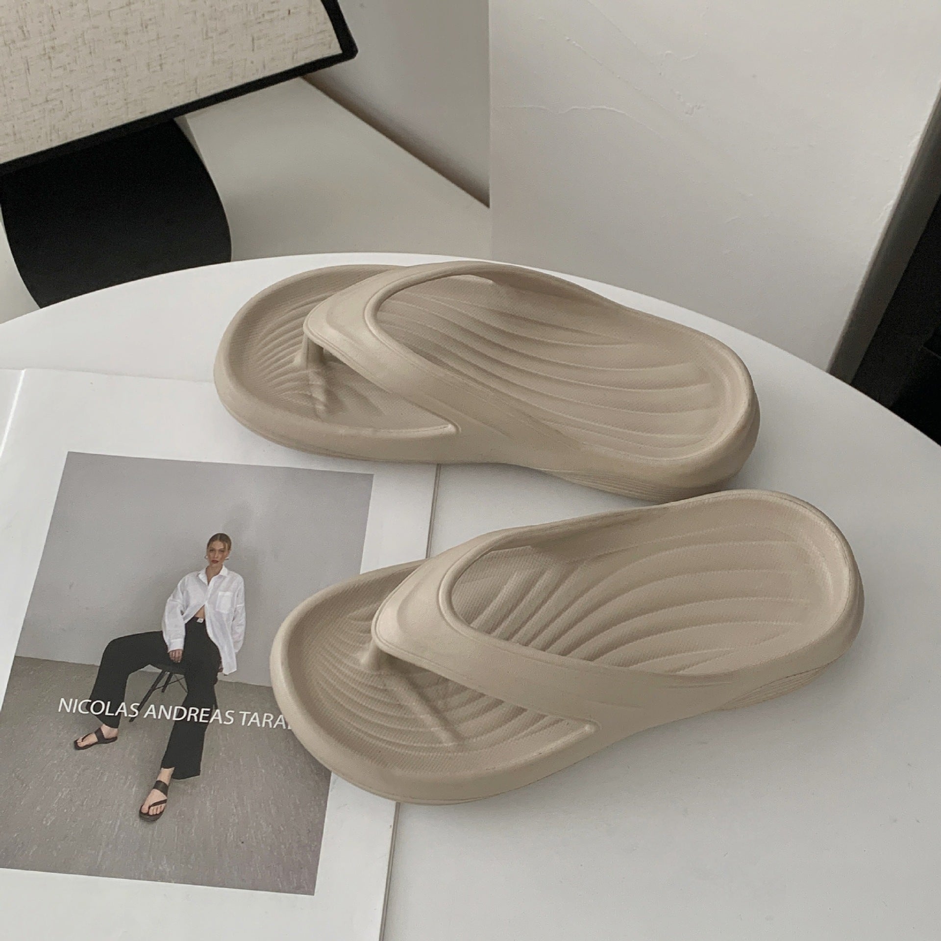 Sandalias tipo flip-flop para mujer