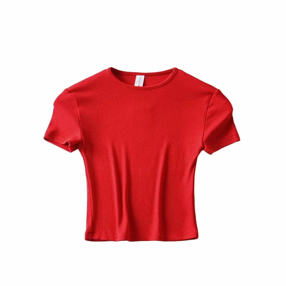 Camiseta básica ajustada de color sólido con cuello redondo