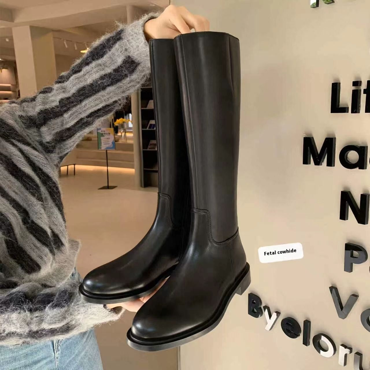 Botas Biker Largas para Mujer con Punta Redonda, Cremallera Lateral y Forro de Borrega
