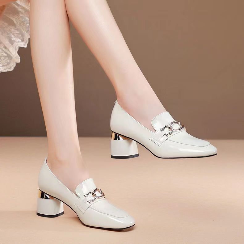Zapatos de tacón alto para mujer en cuero suave y charol