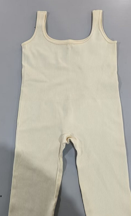 Conjunto para Mujer: Top de Tirantes y Mallas Ajustada