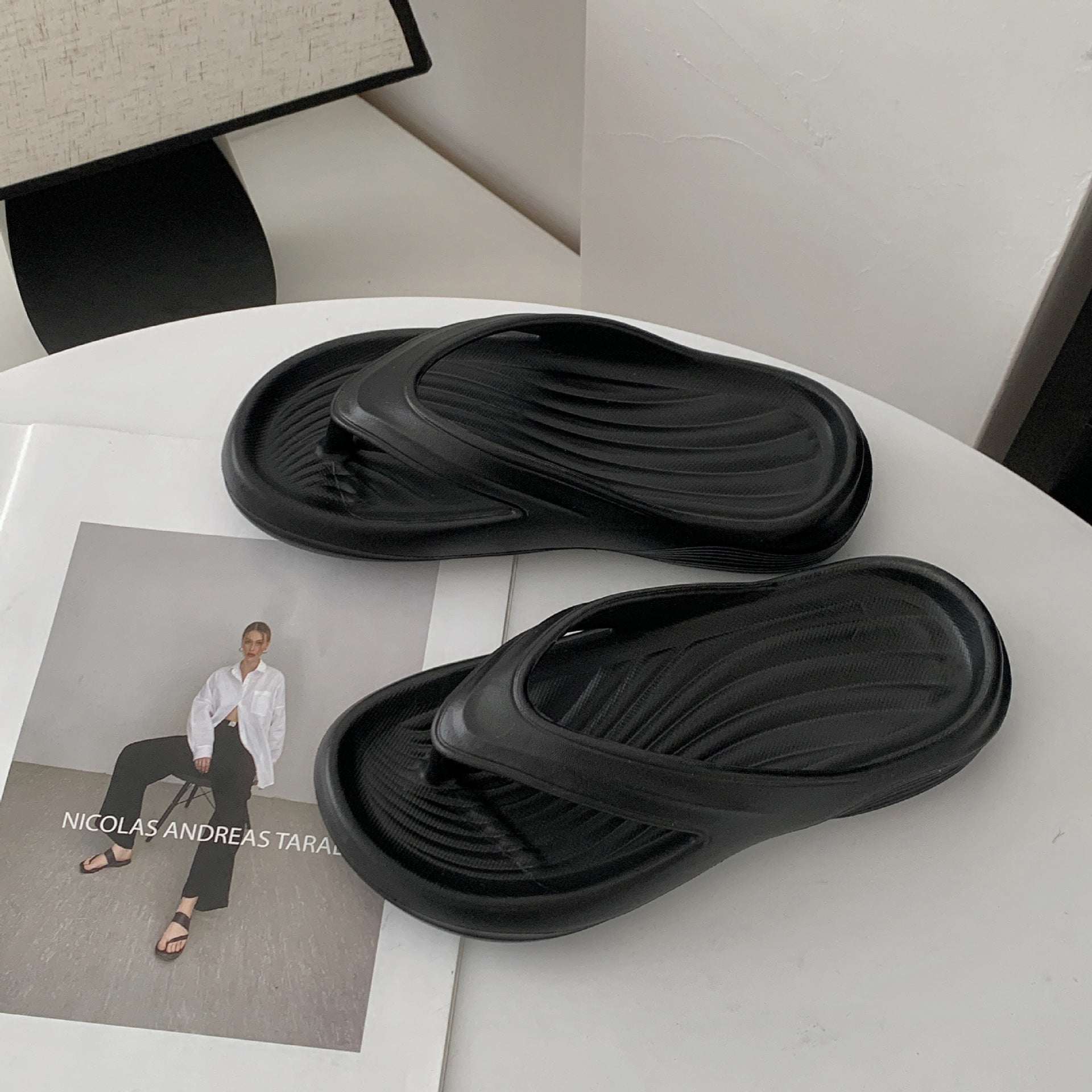 Sandalias tipo flip-flop para mujer