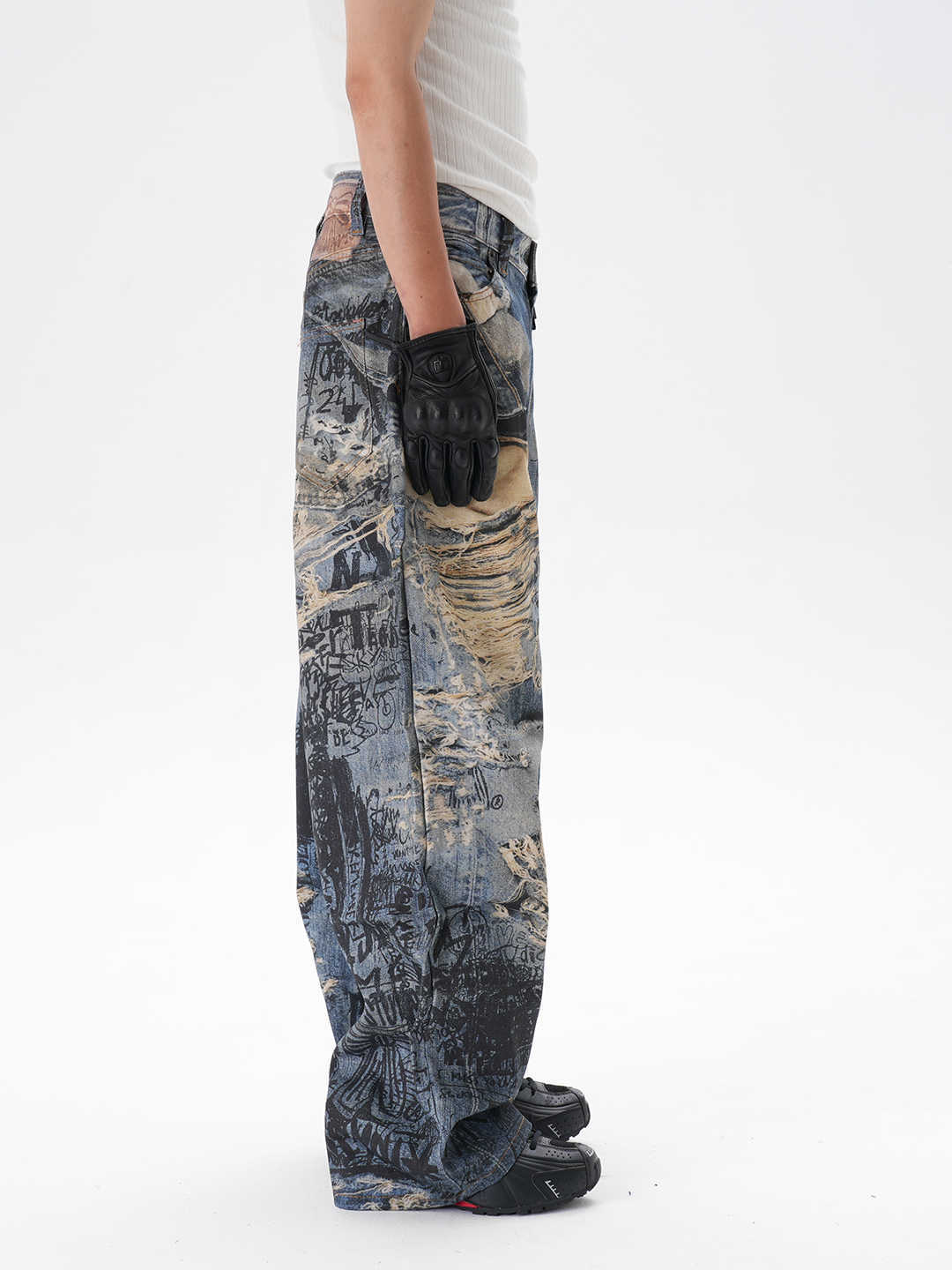Jeans rectos rasgados con estampado graffiti 3D