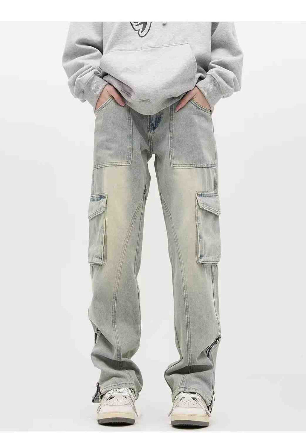 Jeans de trabajo estilo urbano con múltiples bolsillos.