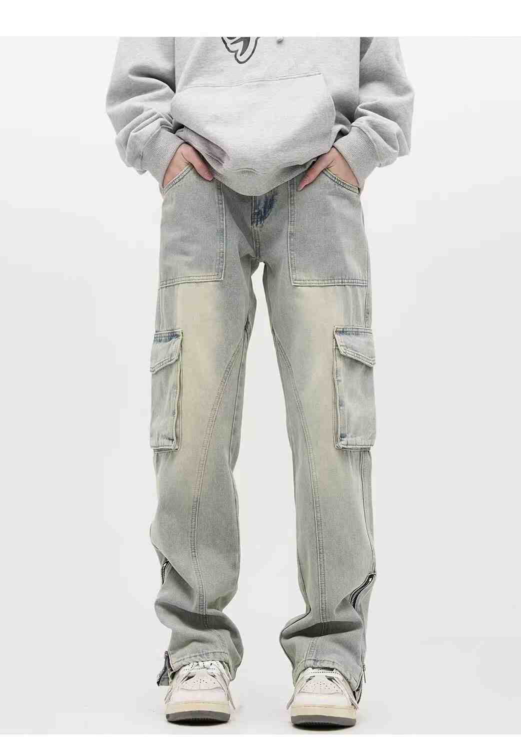 Jeans de trabajo estilo urbano con múltiples bolsillos.