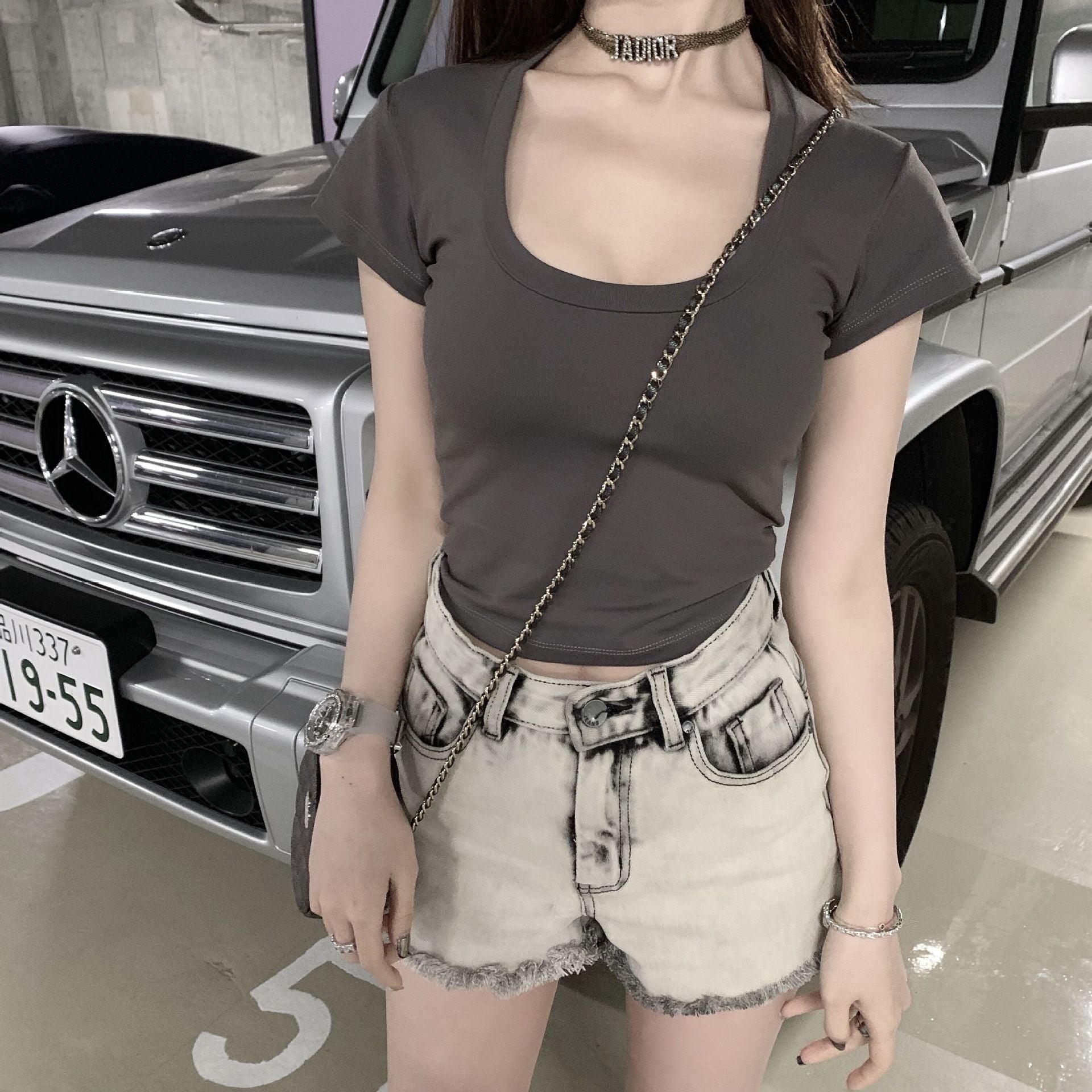 Blusa básica ajustada de manga corta