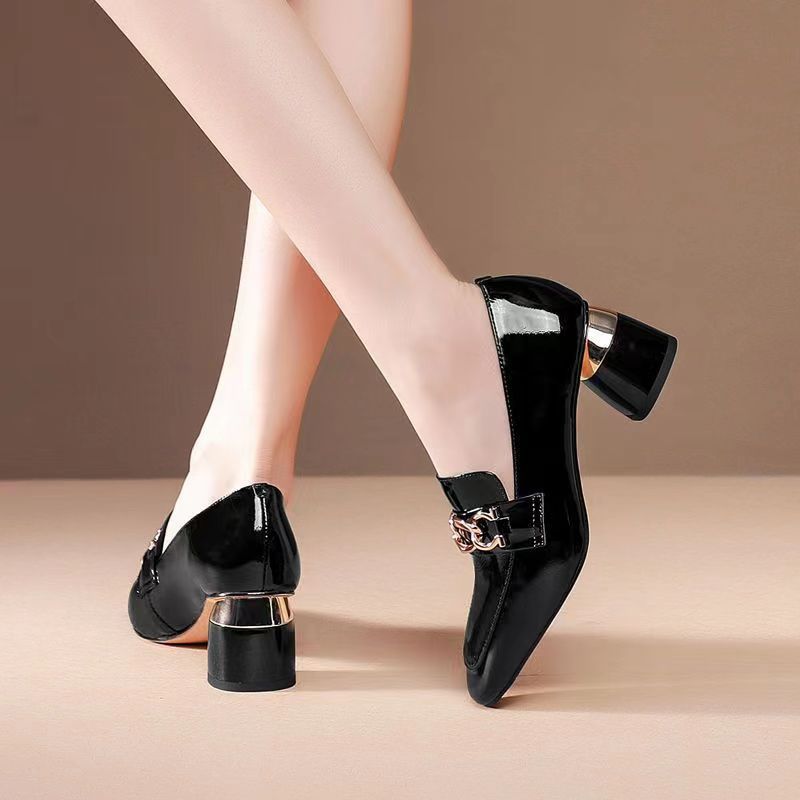 Zapatos de tacón alto para mujer en cuero suave y charol