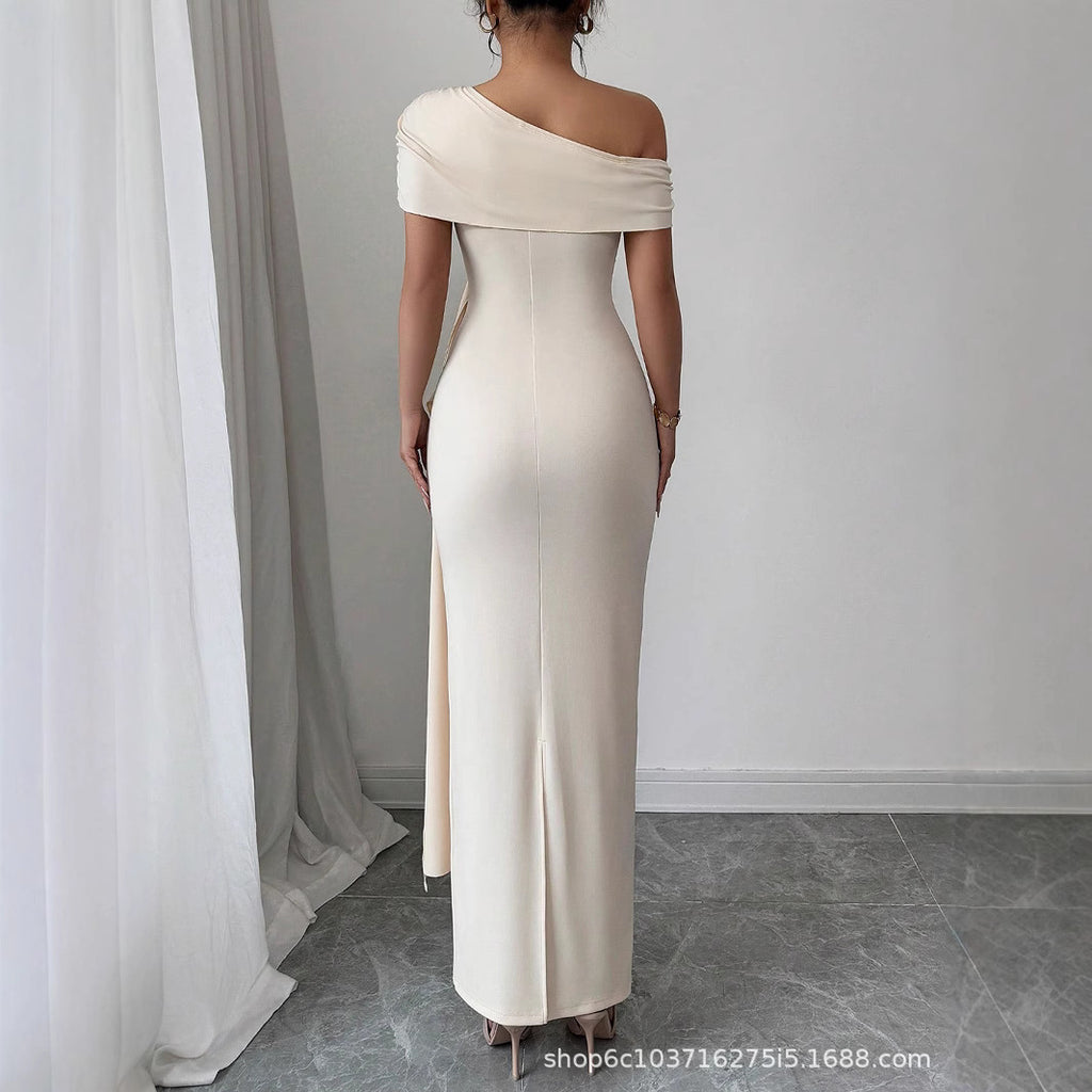 Vestido tubo sin tirantes y sin mangas de color sólido