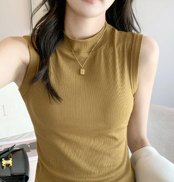 Top sin mangas con escote redondo y efecto moldeador