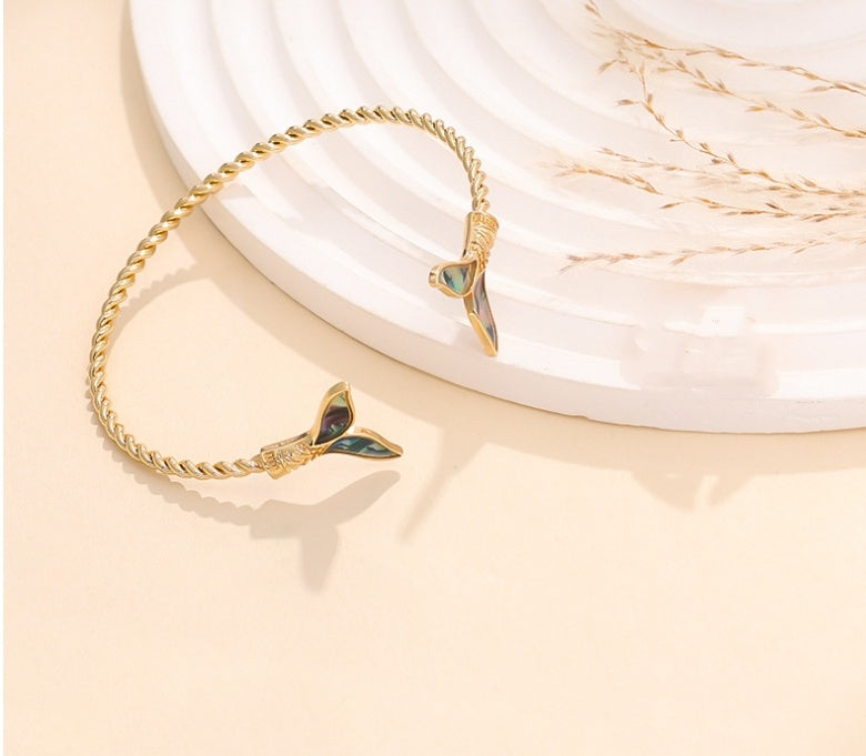 Conjunto de Joyería Europeo y americano: Anillo, Aretes y Brazalete con Diseño de Cola de Pez