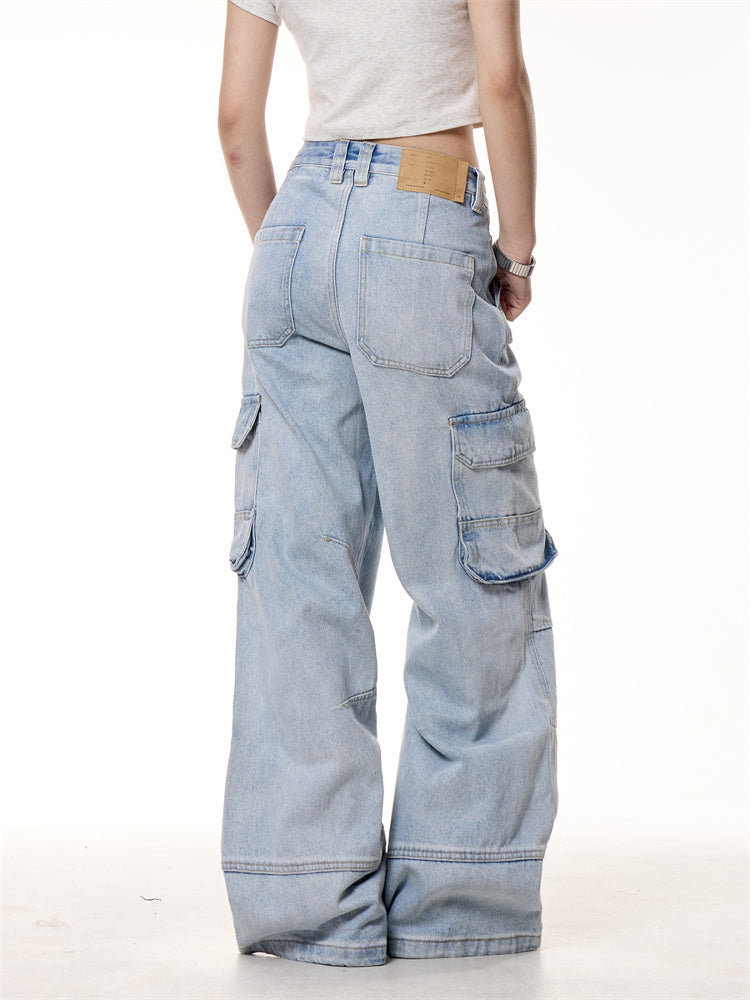 Jeans rectos retro con bolsillos y lavado desgastado.