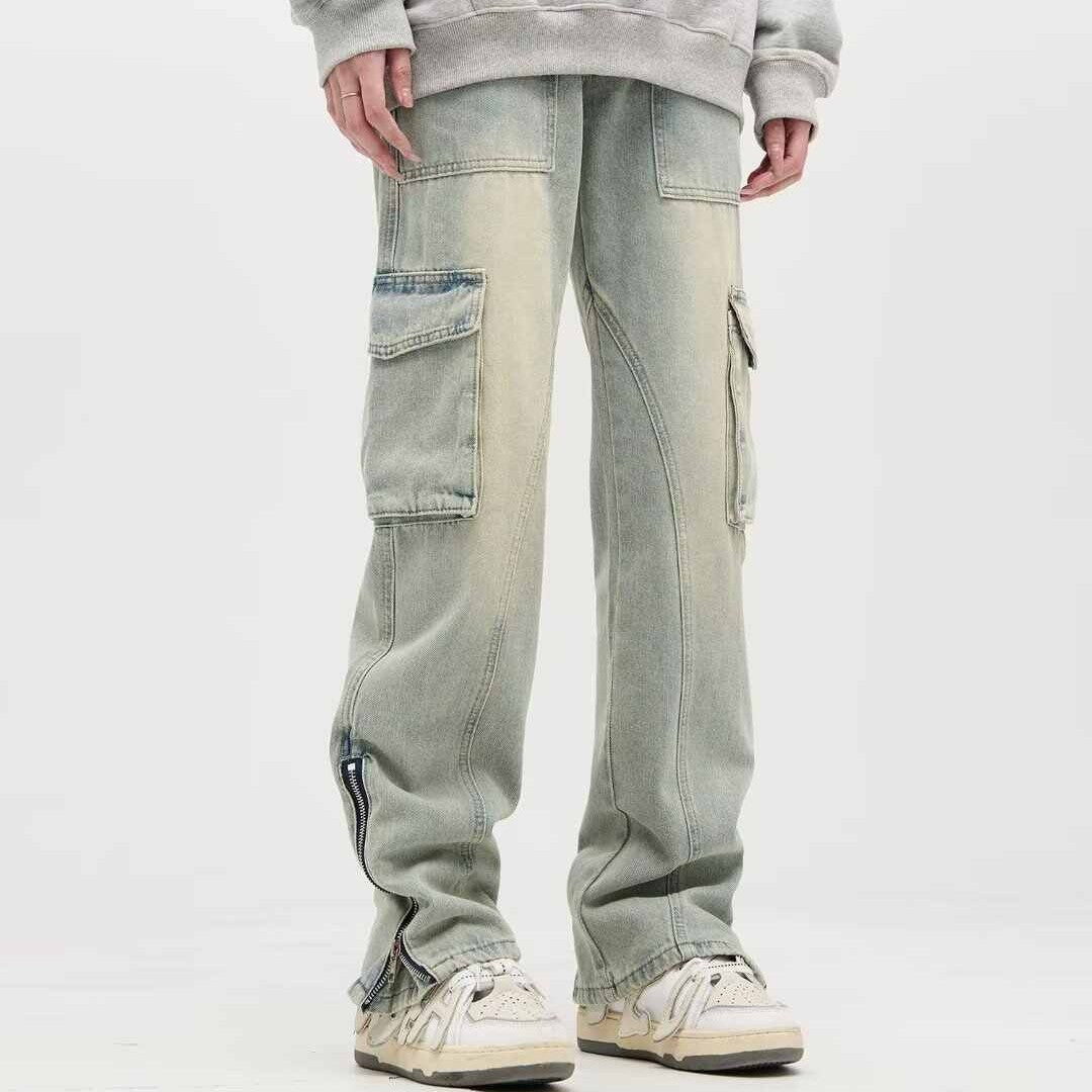 Jeans de trabajo estilo urbano con múltiples bolsillos.