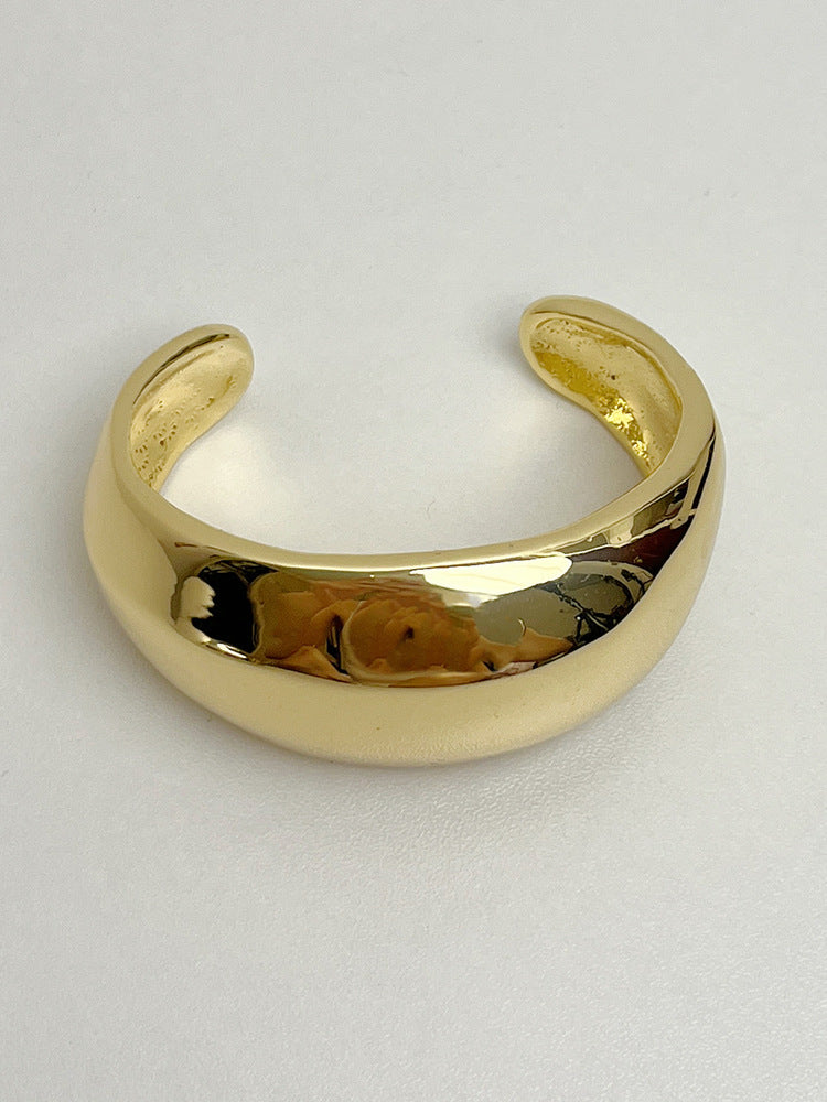 Brazalete Curvo de Acabado Pulido