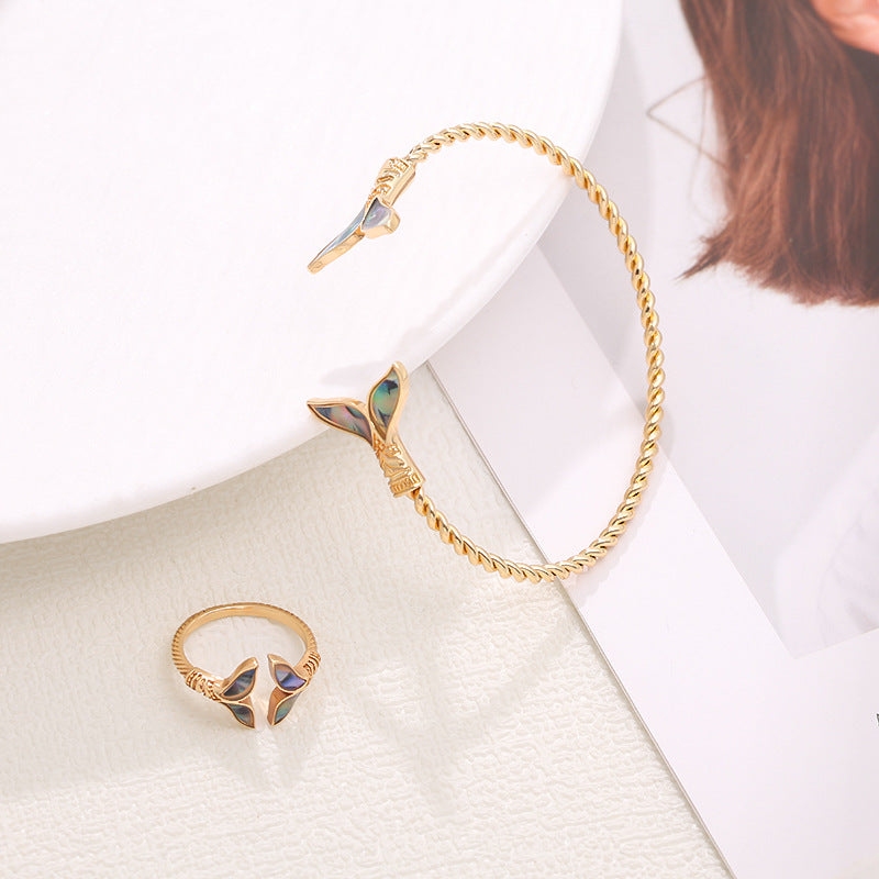 Conjunto de Joyería Europeo y americano: Anillo, Aretes y Brazalete con Diseño de Cola de Pez