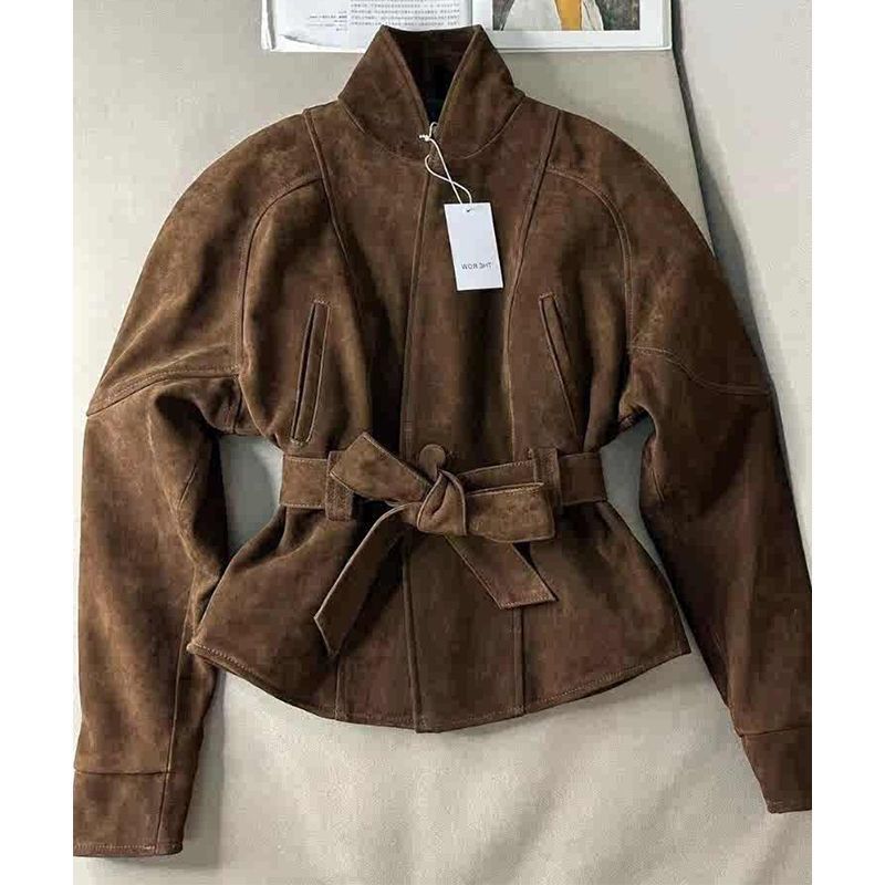 Chaqueta Corta Ajustada a la Cintura – Rompevientos Marrón