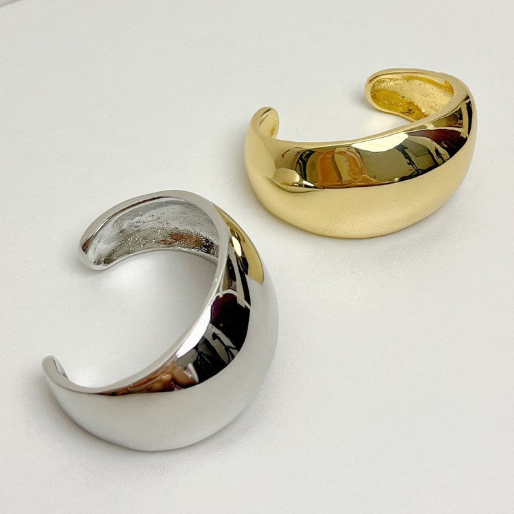 Brazalete Curvo de Acabado Pulido
