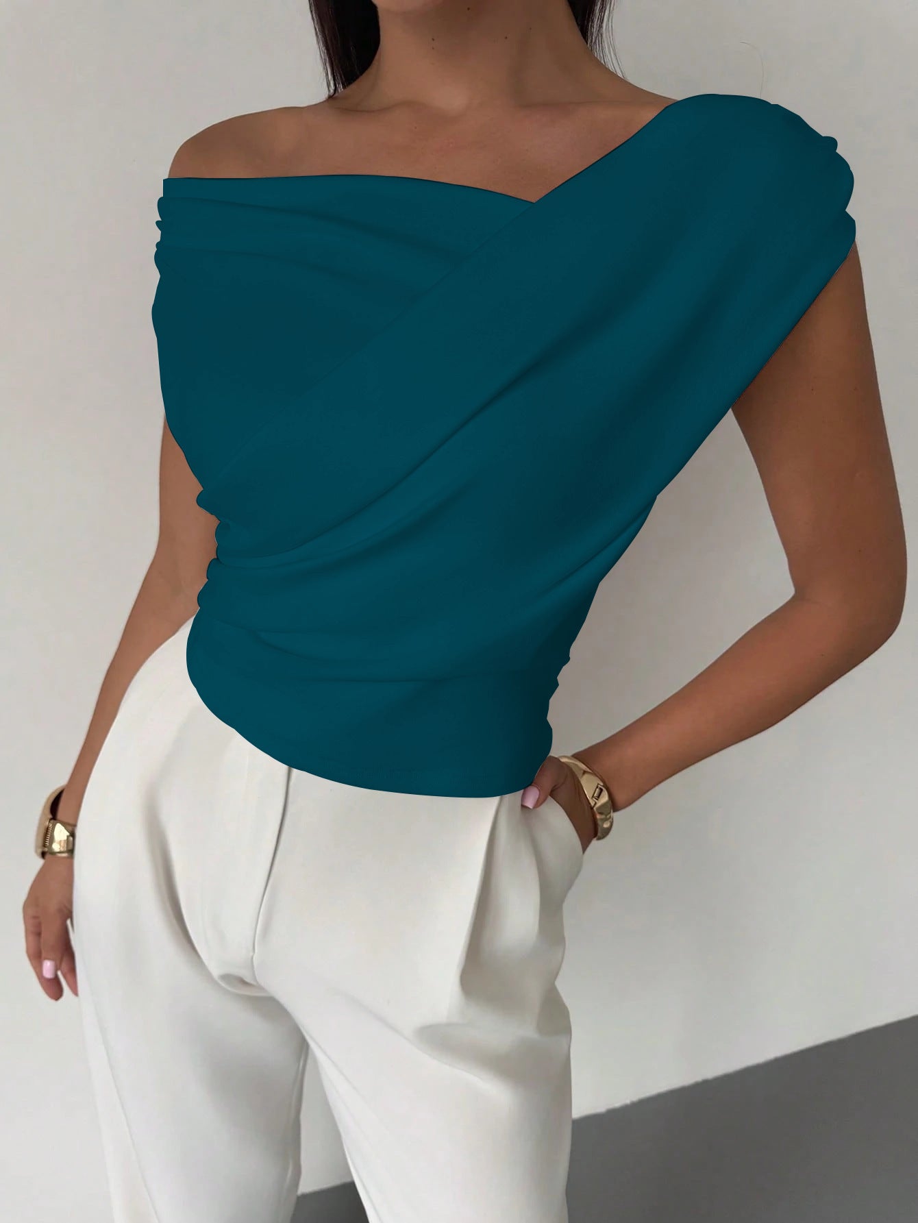Camiseta sin mangas para mujer, de color sólido y estilo moderno con personalidad.