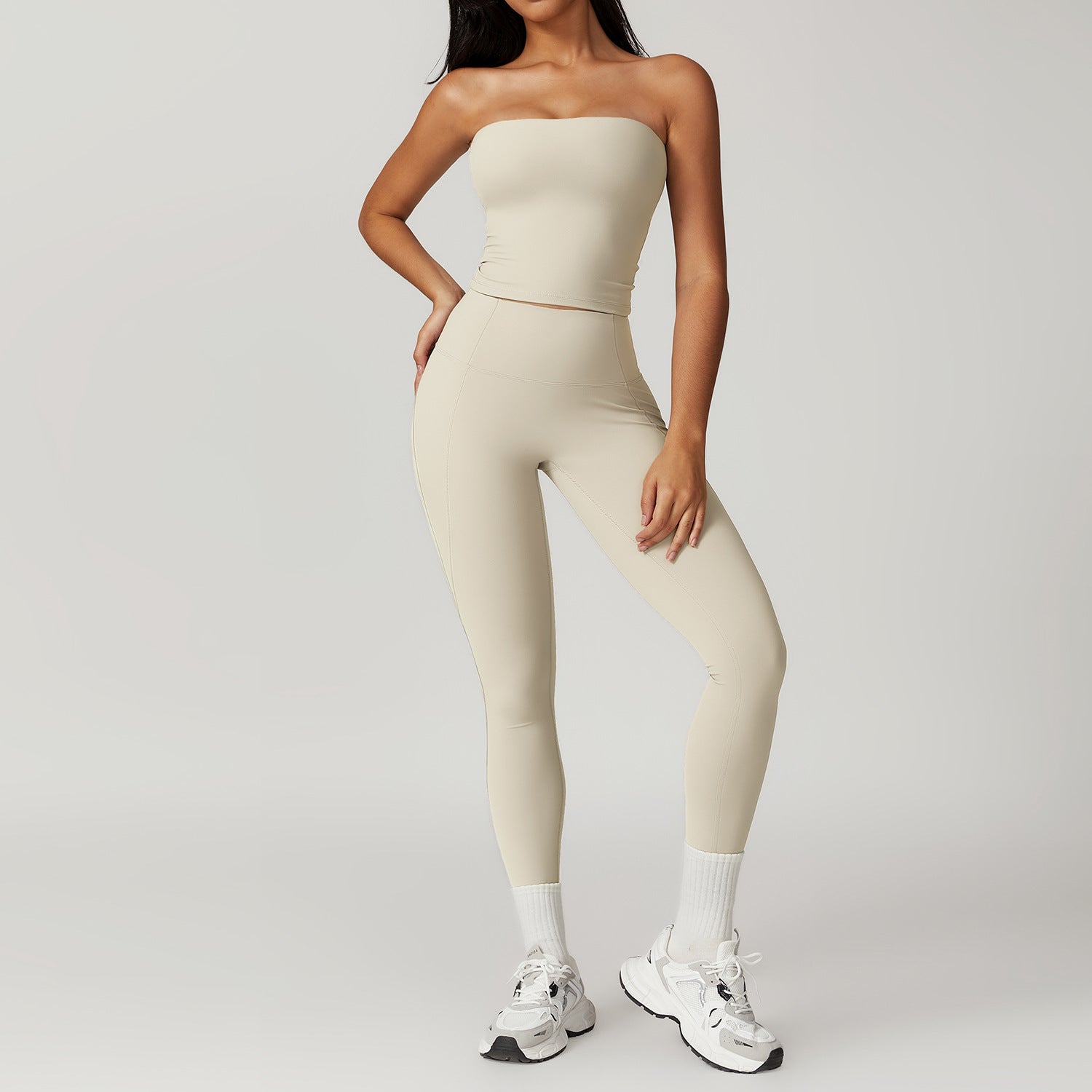 Conjunto deportivo ajustado de yoga con talle alto, efecto levantamiento de cadera y acabado cepillado en la parte trasera.
