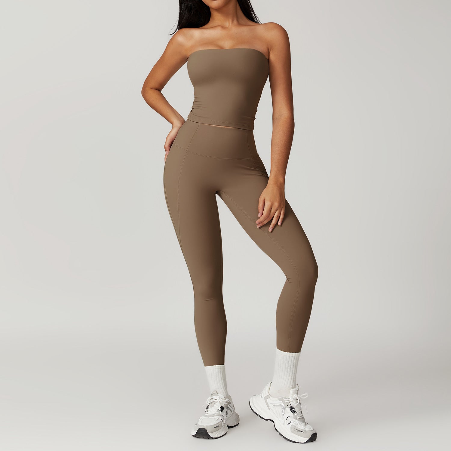 Conjunto deportivo ajustado de yoga con talle alto, efecto levantamiento de cadera y acabado cepillado en la parte trasera.