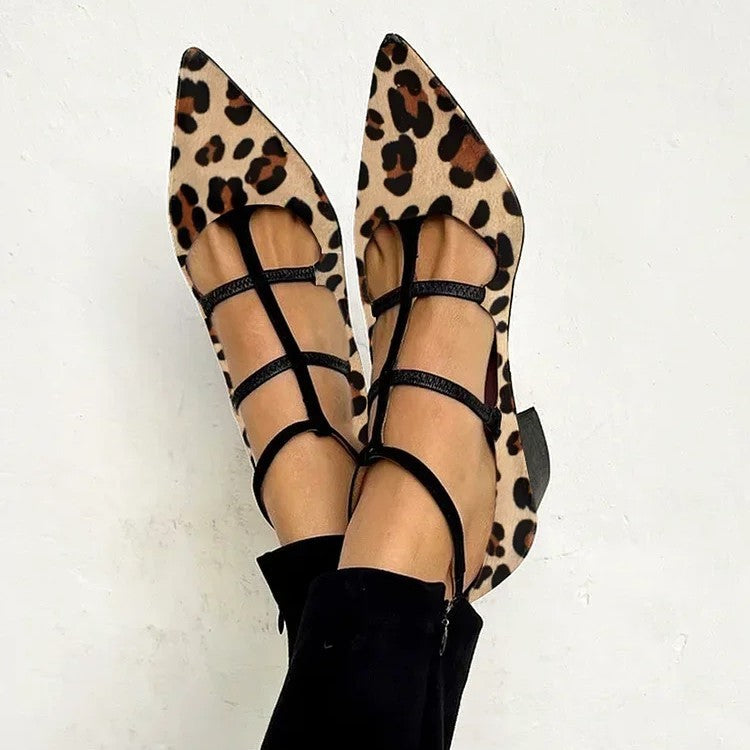 Zapatos de moda con punta, talla grande, boca baja y hebilla