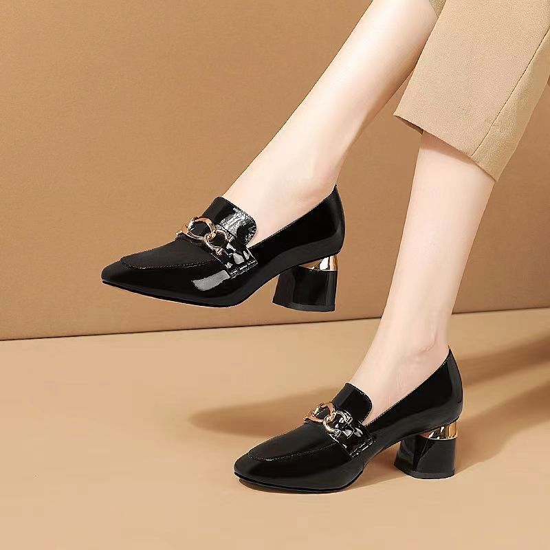 Zapatos de tacón alto para mujer en cuero suave y charol