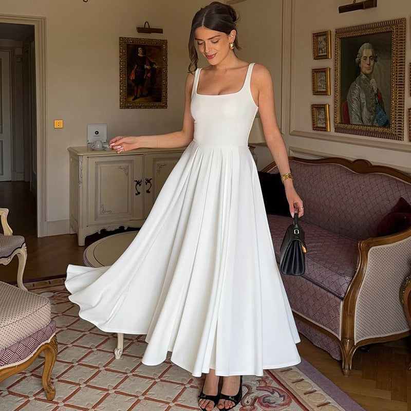 Vestido Largo de Tirantes con Escote Cuadrado y Plisados – Ajuste Slim en la Cintura
