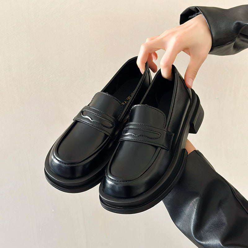 Mocasines de una sola pieza con hebilla metálica, suaves y delgados, combinables