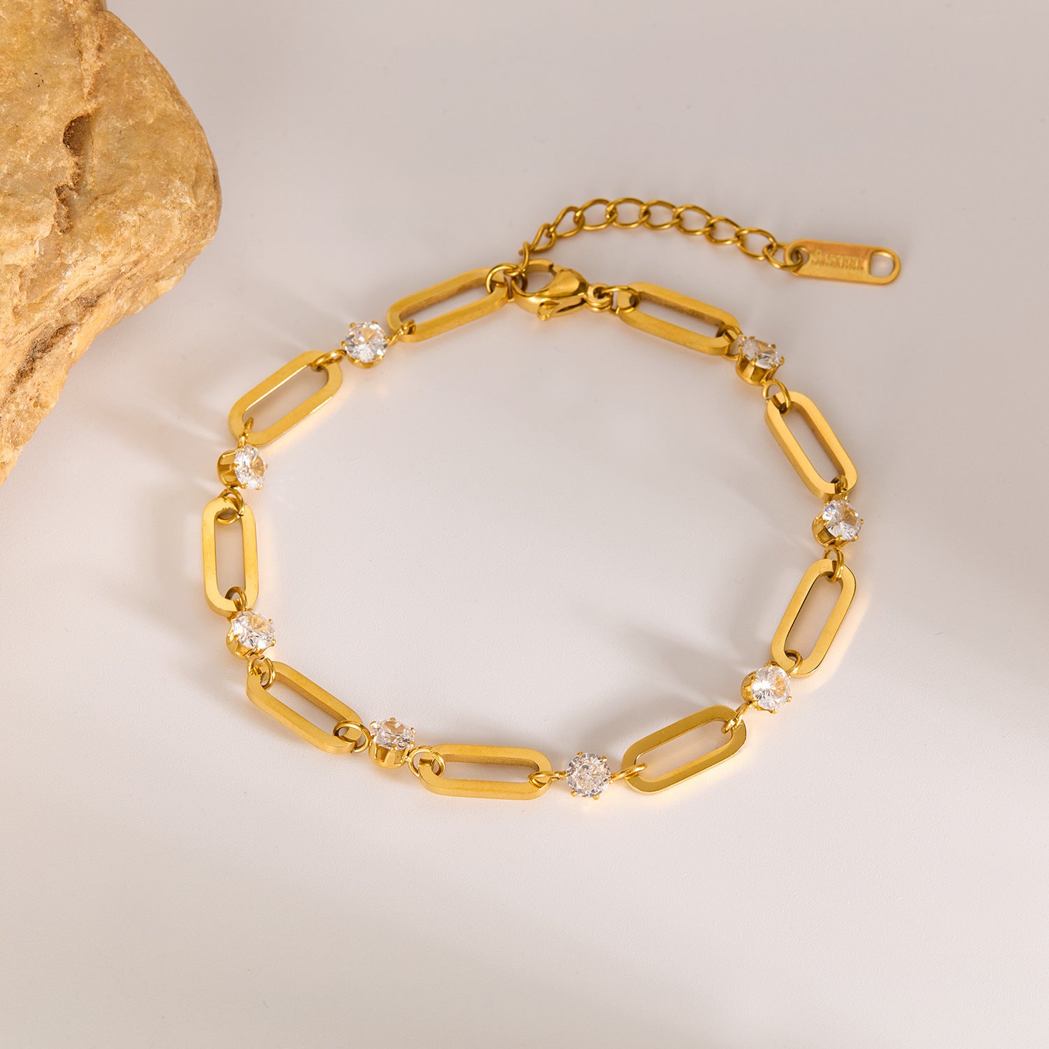 Pulsera Minimalista de Acero Inoxidable – Estilo Europeo INS