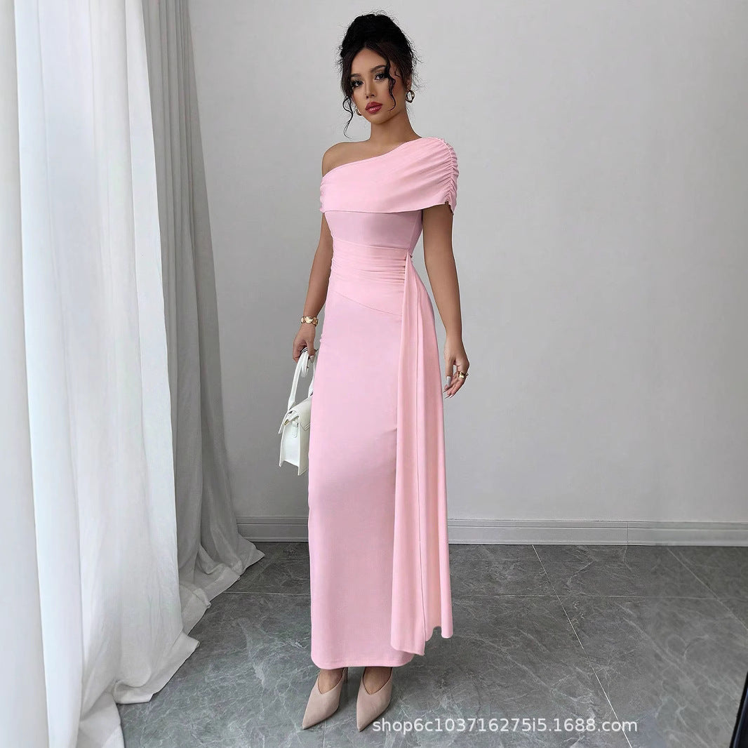 Vestido tubo sin tirantes y sin mangas de color sólido